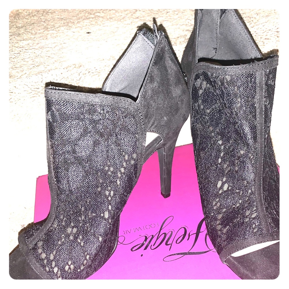 🆕🆕Women’s fergie heels